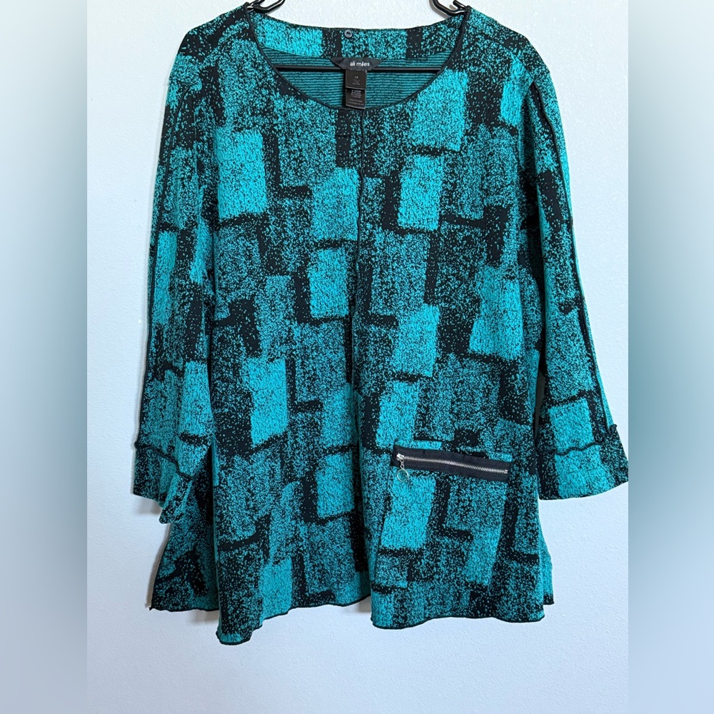Ali Miles Teal and Black Tunic Top